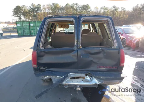 1995 Chevrolet Tahoe C1500 z USA, uszkodzony, nr VIN 1GNEC13K3SJ403068